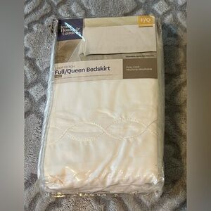 Better Homes & Gardens Full/Queen Bedskirt – White (Loop Stitch Design)